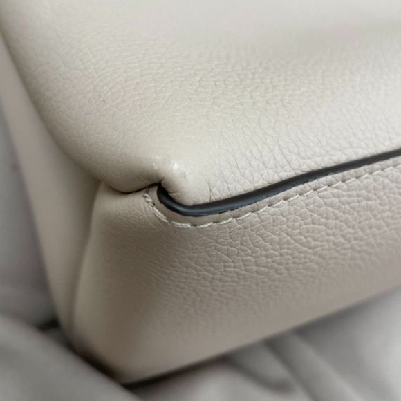 Louis Vuitton Lock Me Shopper Calf Leather Tote Bag Greige - Picture 7 of 11